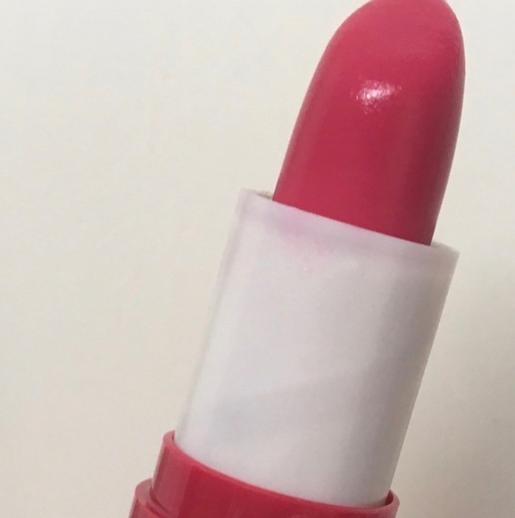 NYC Show Time Lip Balm In Vogue Red - Picture 4 of 4